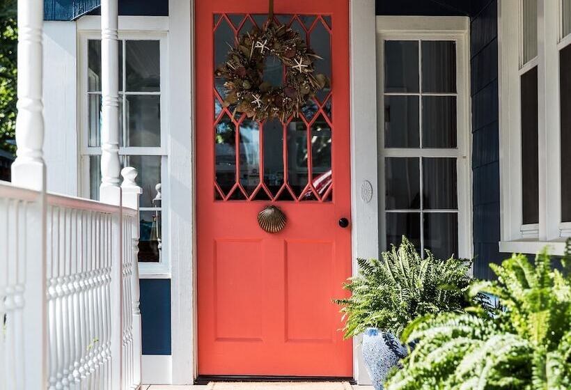 East Bay Bed & Breakfast