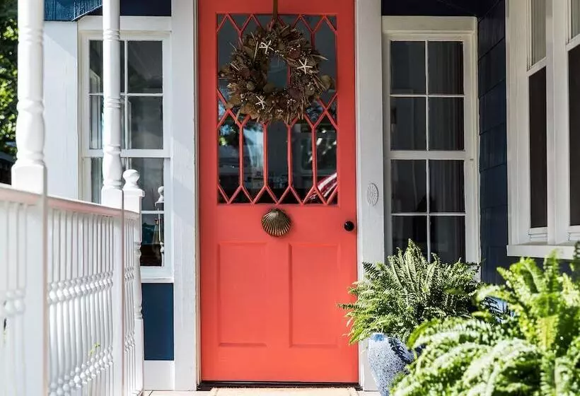 East Bay Bed & Breakfast