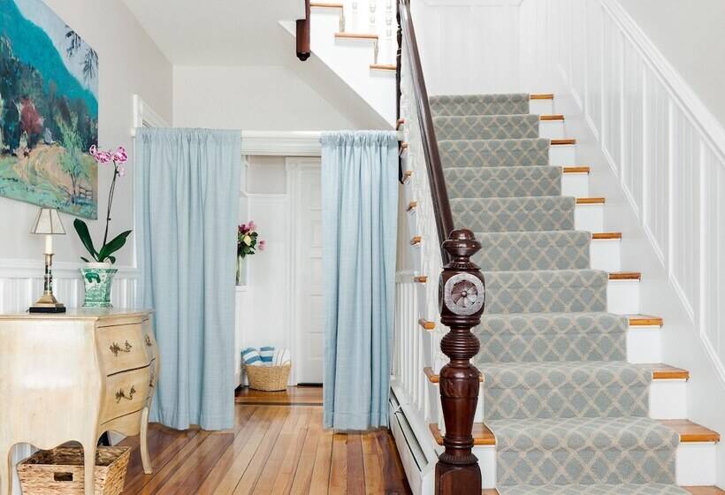 East Bay Bed & Breakfast