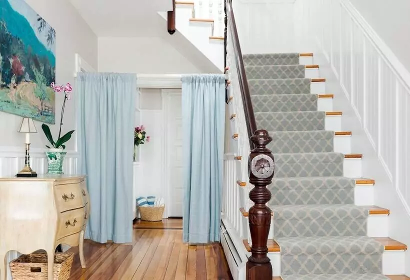 East Bay Bed & Breakfast