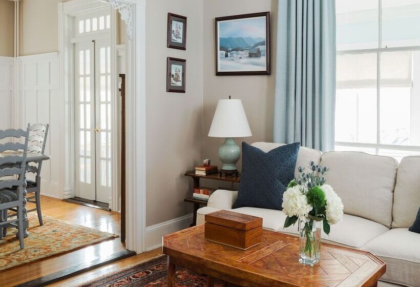 East Bay Bed & Breakfast