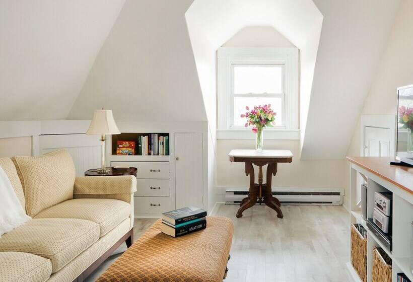 East Bay Bed & Breakfast