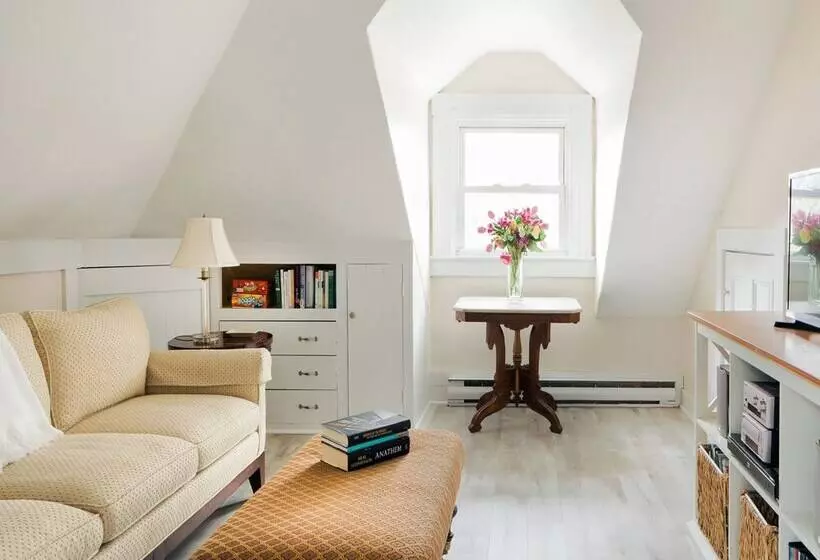 East Bay Bed & Breakfast