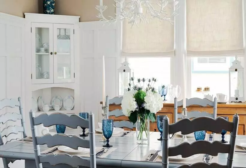 East Bay Bed & Breakfast