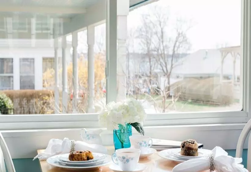 East Bay Bed & Breakfast