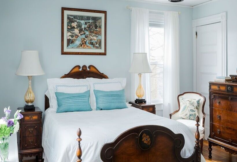 East Bay Bed & Breakfast