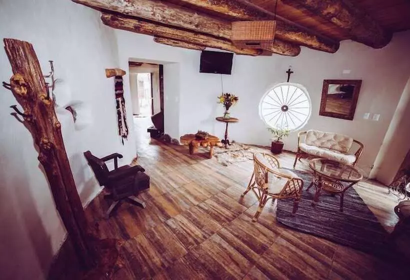 Hostal Refugio Capullos De Luna