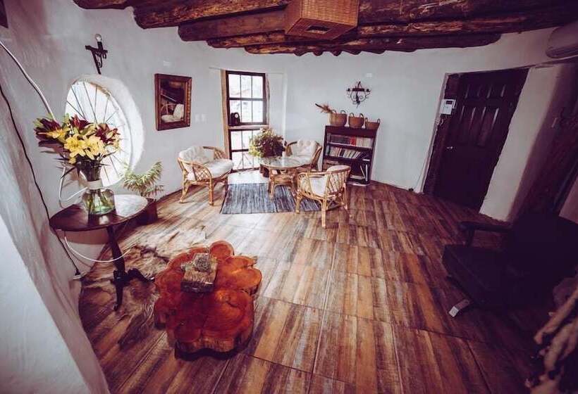 Hostal Refugio Capullos De Luna