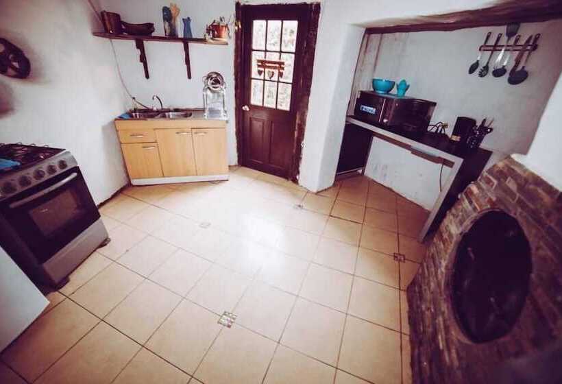 Hostal Refugio Capullos De Luna