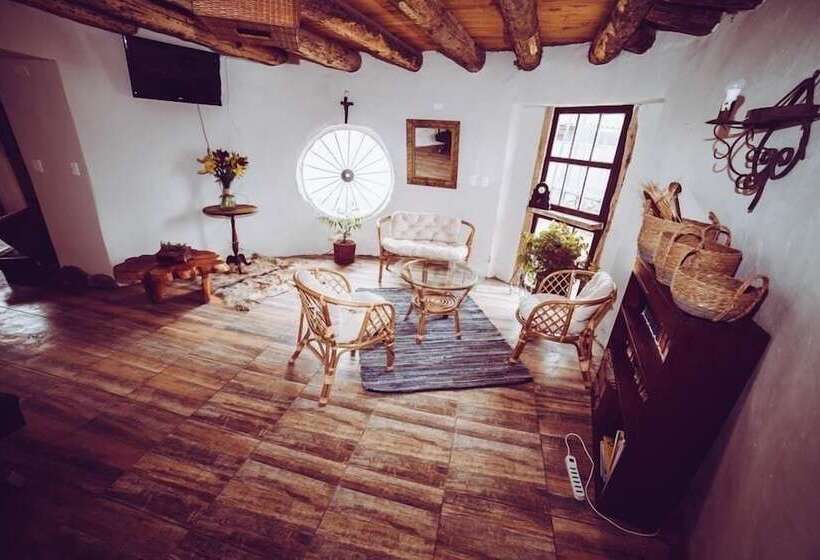 Hostal Refugio Capullos De Luna