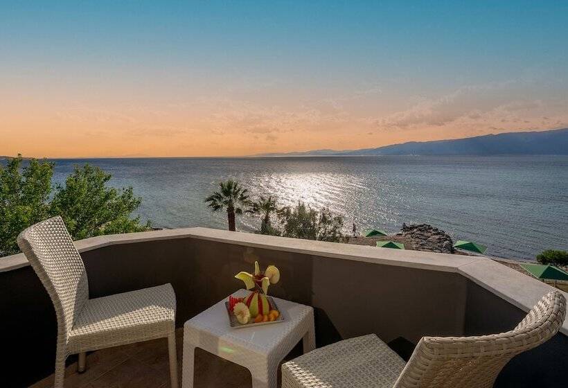 בית מלון כפרי Aqua Nina