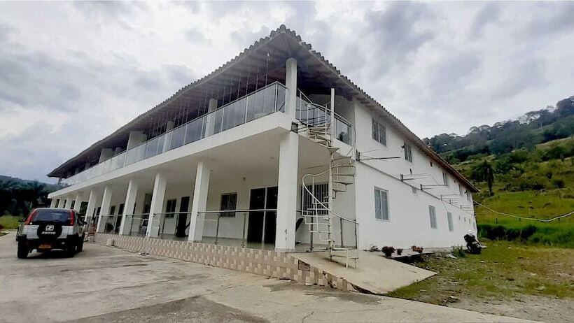 ホテル Campestre Villa Sandra