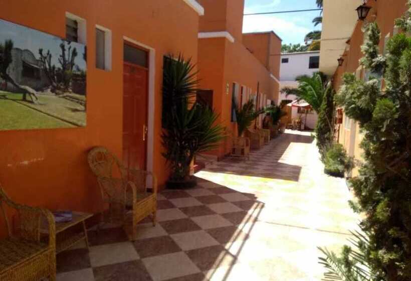 ホテル Hostal Characato Suite