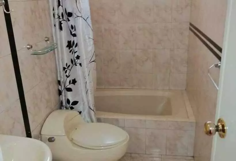 ホテル Hostal Characato Suite