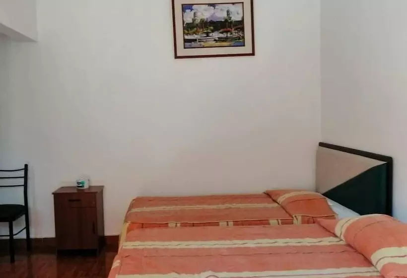 ホテル Hostal Characato Suite