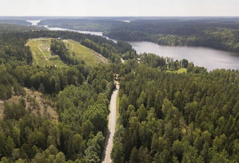 Hotel Igluhut Sleeping With Reindeer
