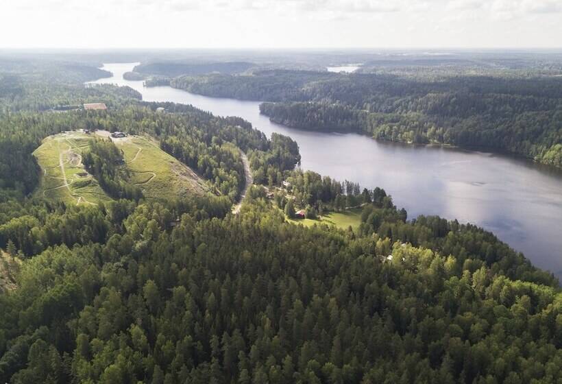 Hotel Igluhut Sleeping With Reindeer