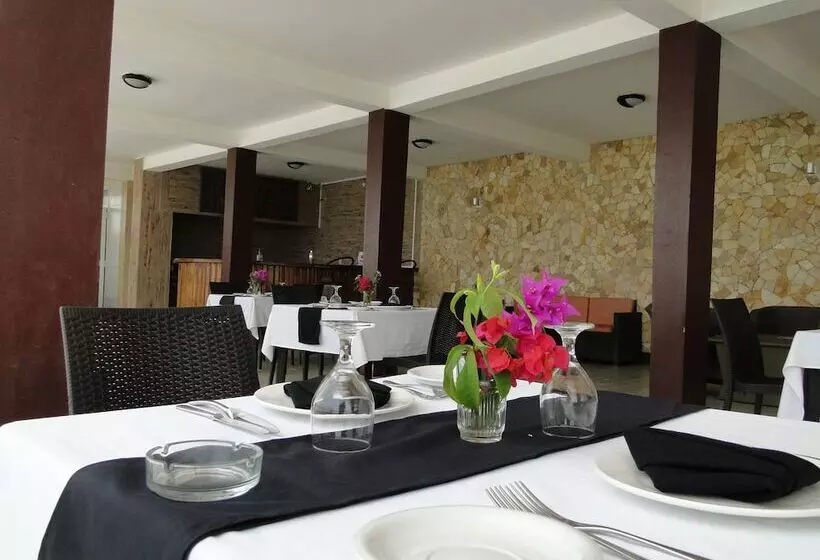 Iris Hotel Ressort Space Et Resort