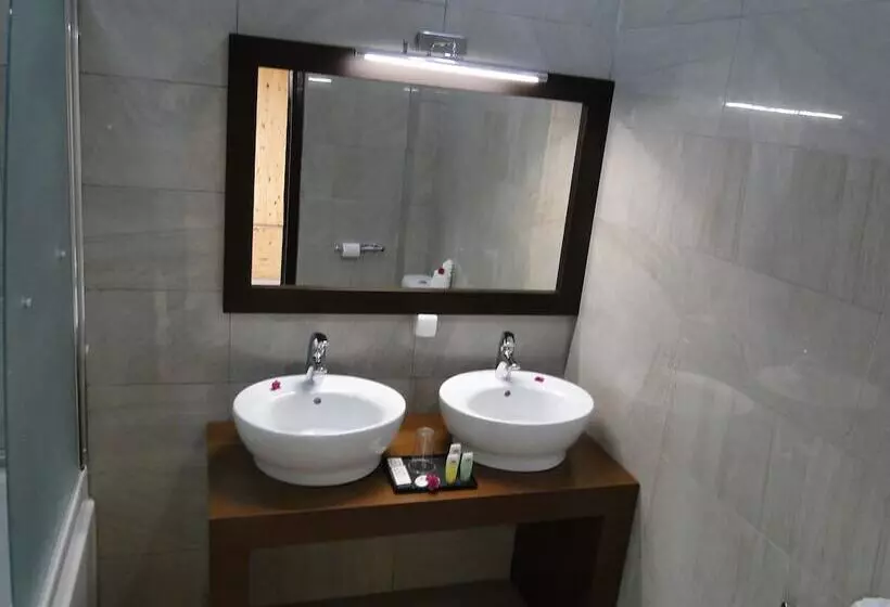 Iris Hotel Ressort Space Et Resort