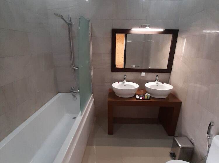 Iris Hotel Ressort Space Et Resort