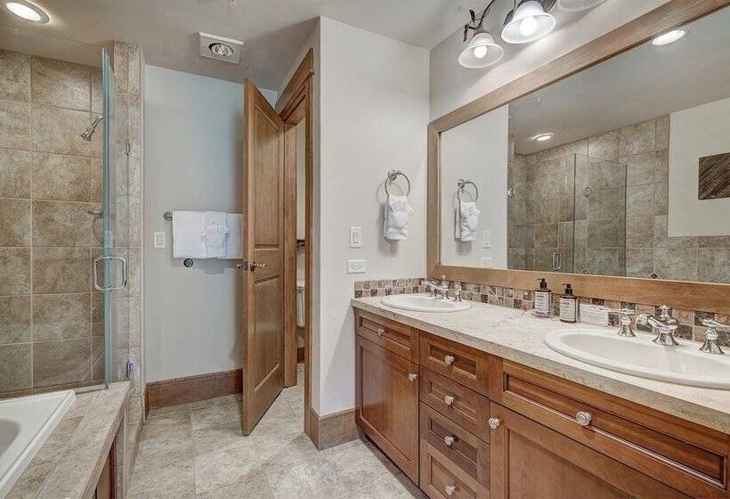 هتل Premier 3 Bedroom Ski In, Ski Out Lone Eagle Condo With The Best Access To Skiing In Keystone