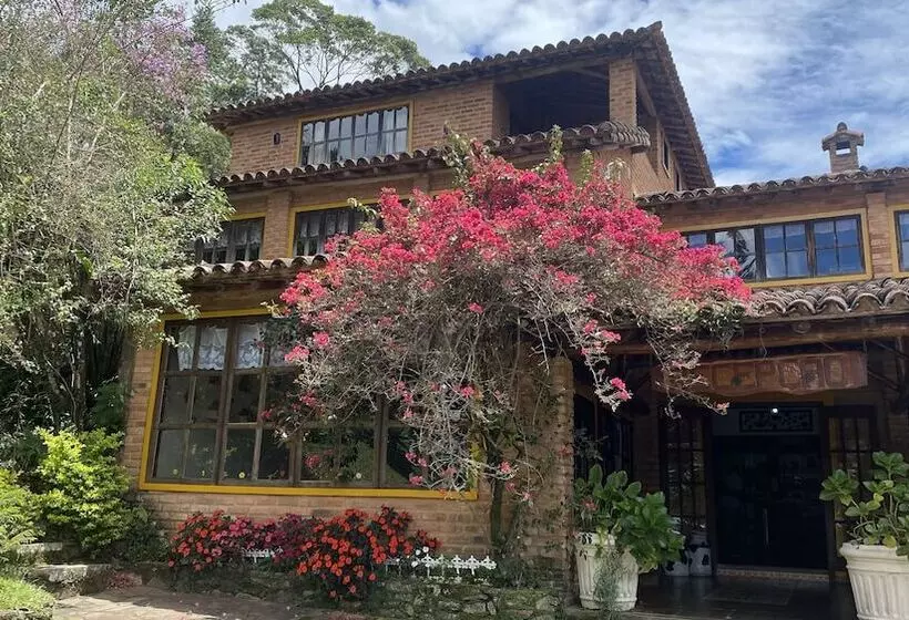 ホテル Repousada Chalés