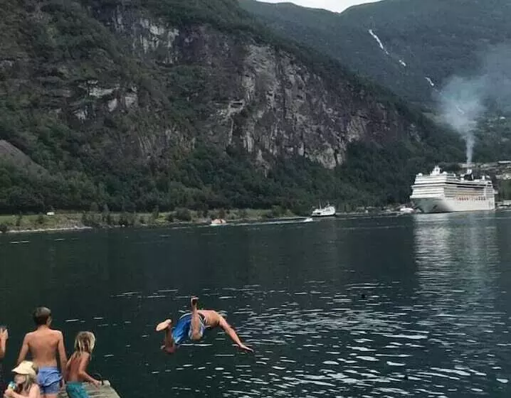 Hotelli Solhaug Camping