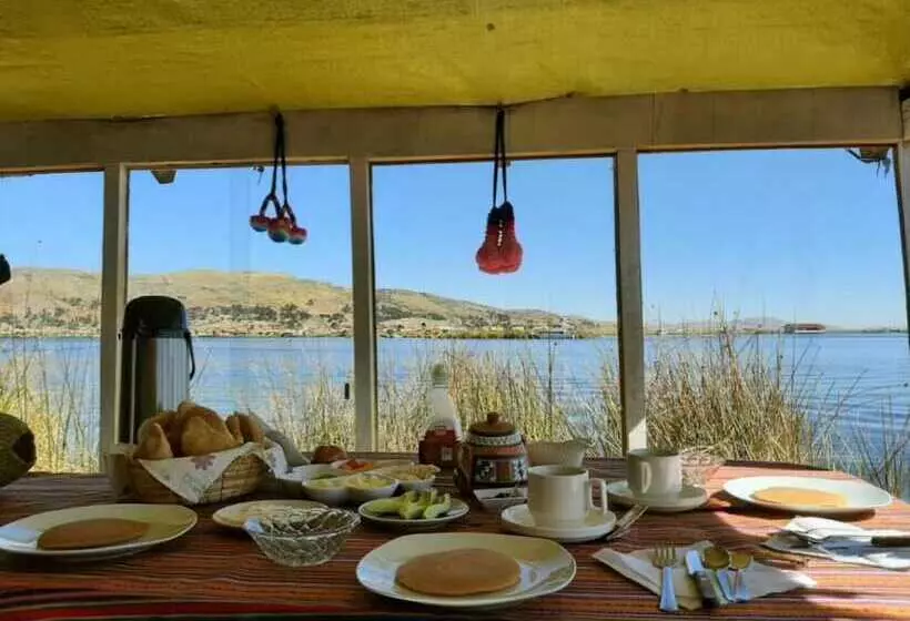 هتل Uros Amaru Marka Lodge