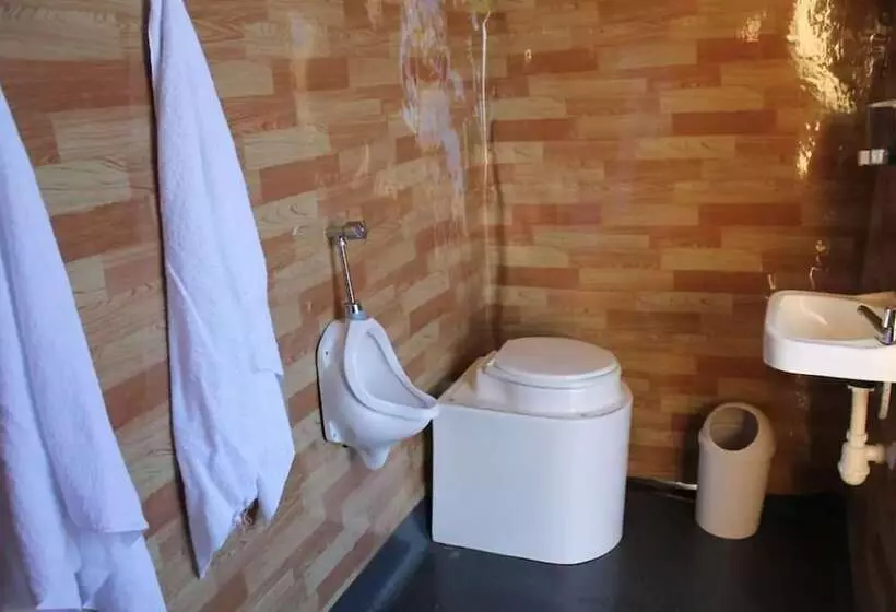 هتل Uros Amaru Marka Lodge