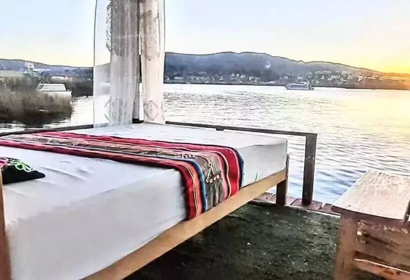 هتل Uros Amaru Marka Lodge