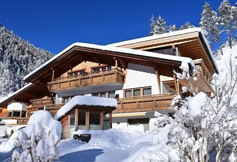 Hotelli Zirbennest Martha