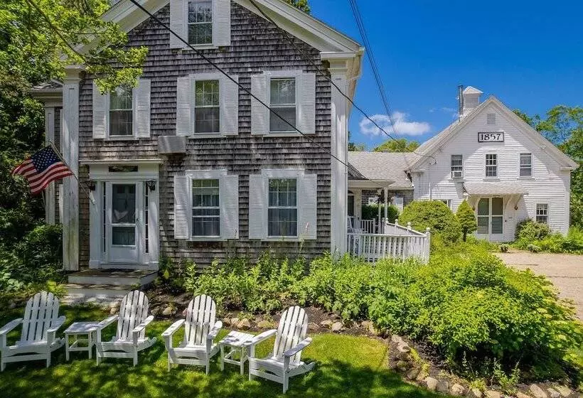 Isaiah Hall Bed & Breakfast Inn