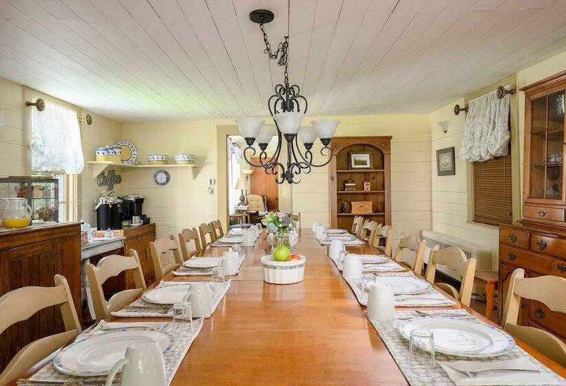 Isaiah Hall Bed & Breakfast Inn