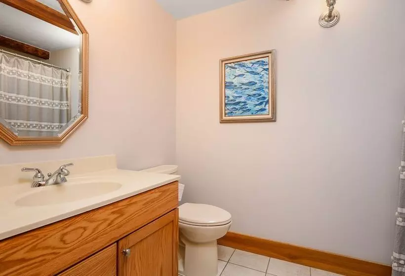 Isaiah Hall Bed & Breakfast Inn