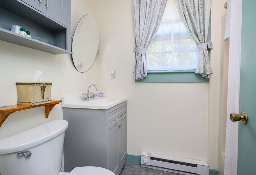 Isaiah Hall Bed & Breakfast Inn