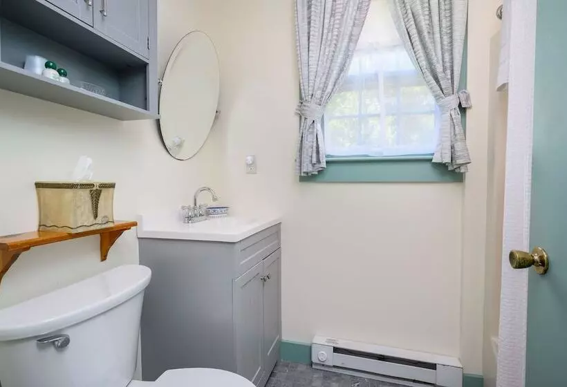 Isaiah Hall Bed & Breakfast Inn