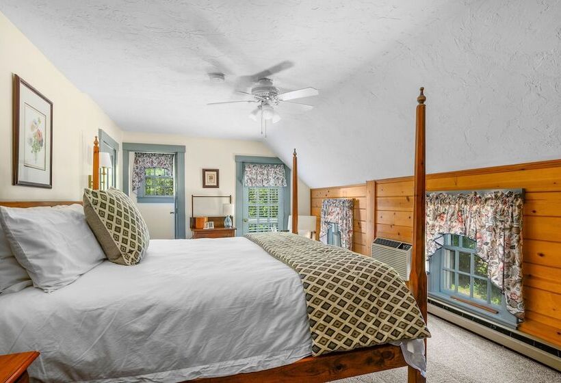 Isaiah Hall Bed & Breakfast Inn