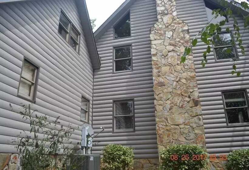 Mountain Rivers Lodge