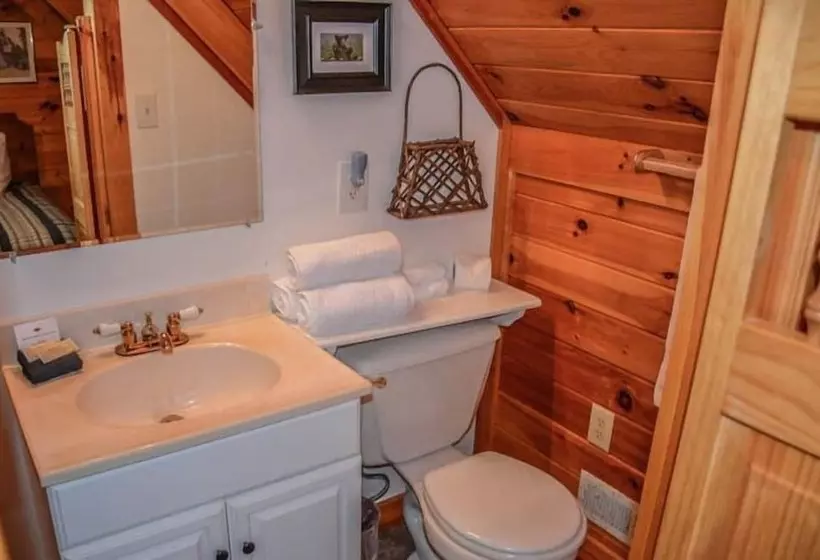 Mountain Rivers Lodge