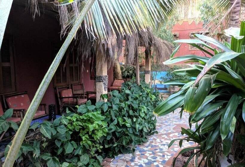 پانسیون Auberge Khady