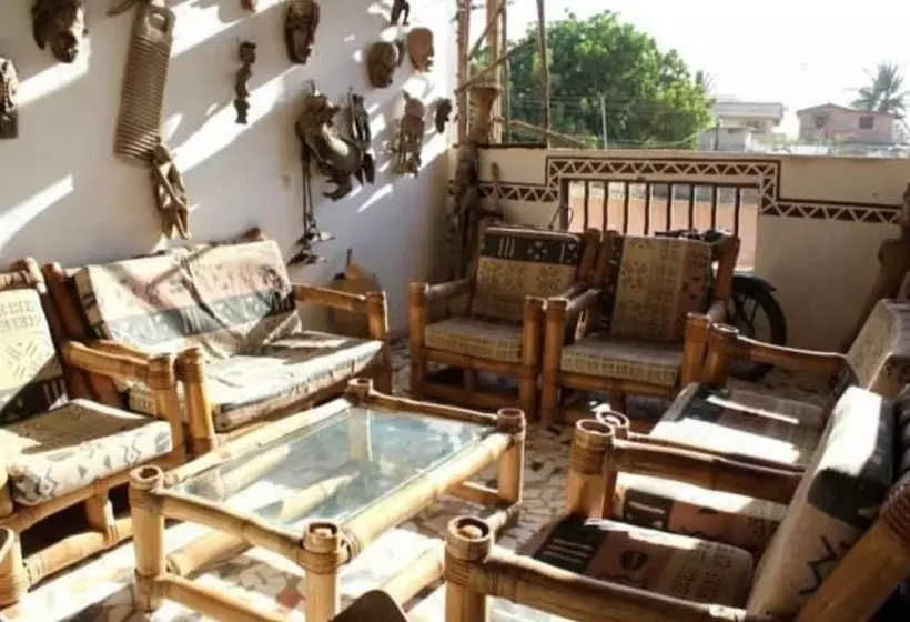 پانسیون Auberge Khady