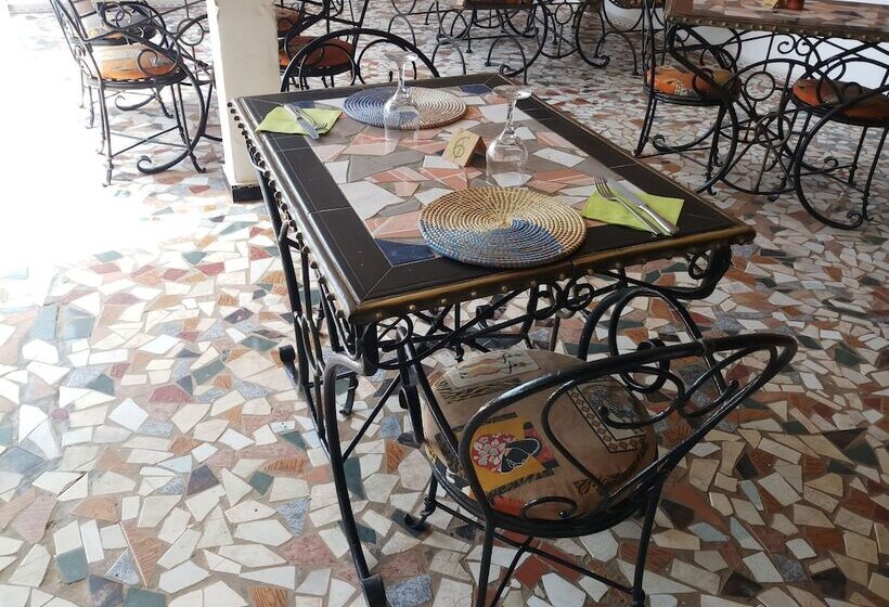 پانسیون Auberge Khady