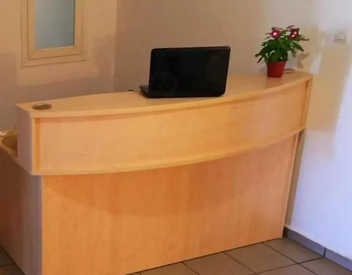 Pensió Ermis Studios