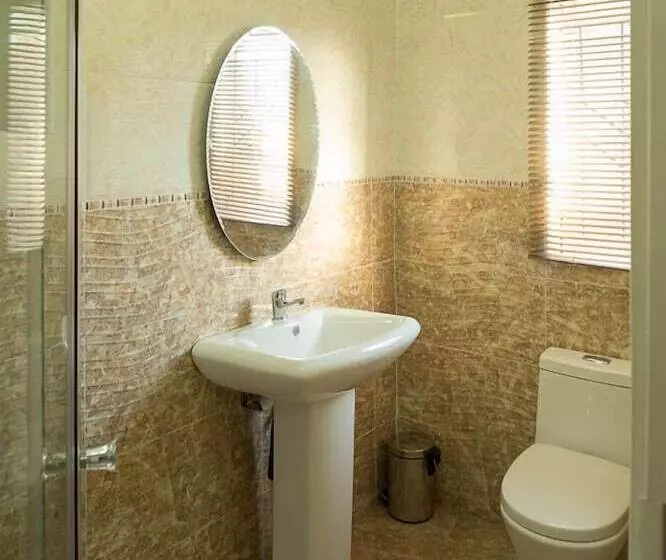 پانسیون Lakeview Guest House