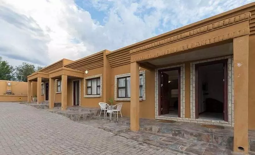 پانسیون Lakeview Guest House