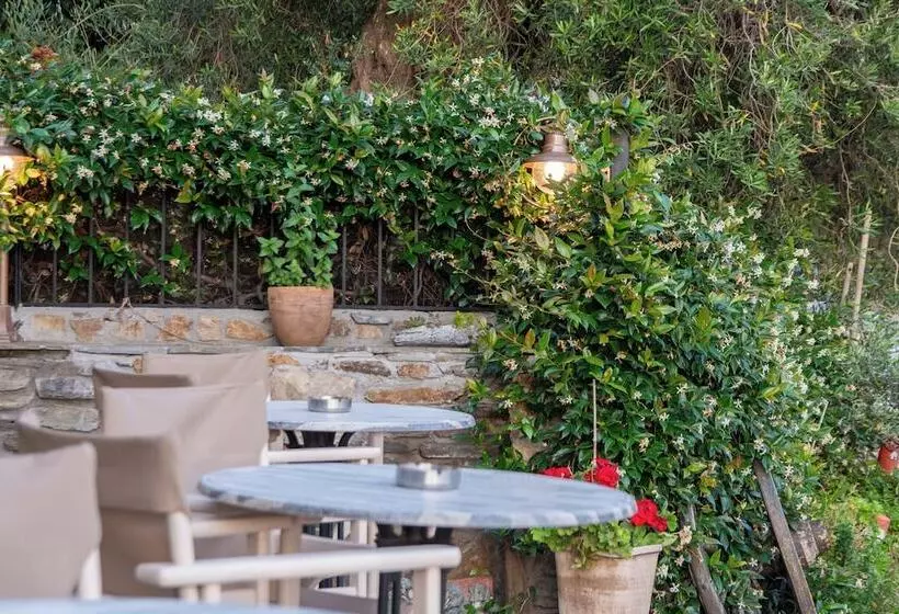 Majatalo Oreiades Guesthouse