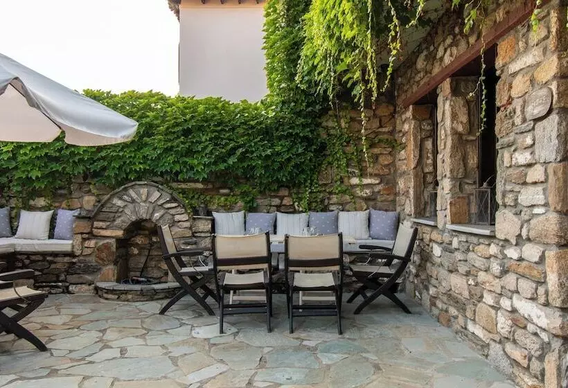 Majatalo Oreiades Guesthouse