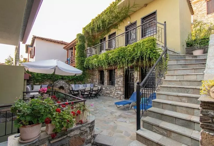 Majatalo Oreiades Guesthouse