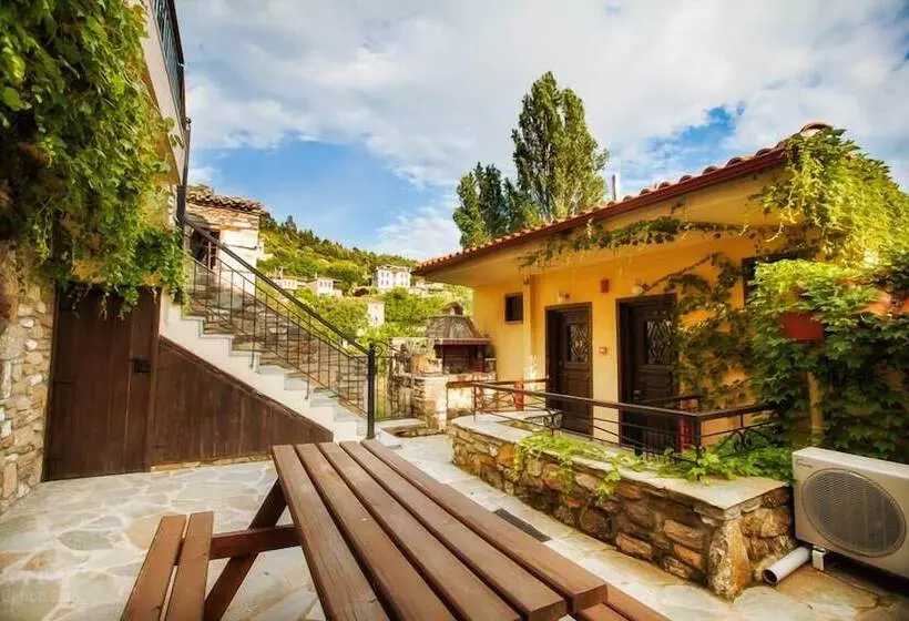 Majatalo Oreiades Guesthouse