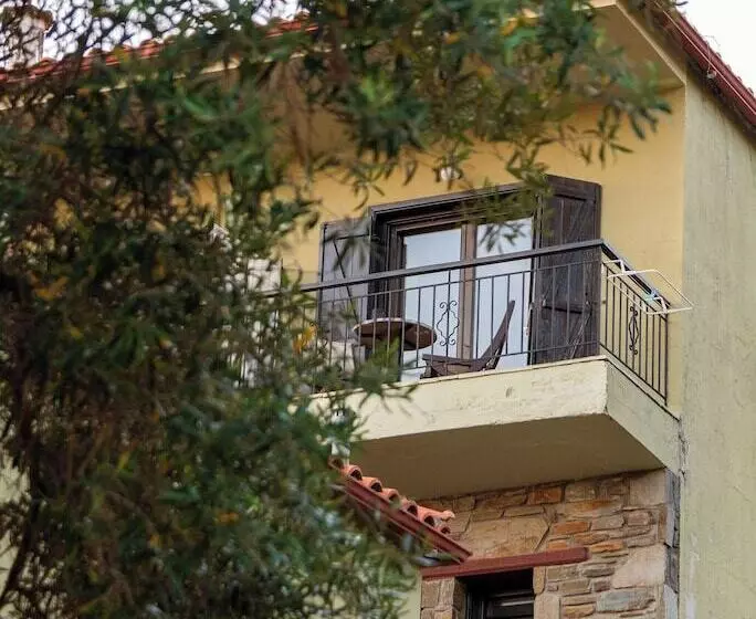 Majatalo Oreiades Guesthouse